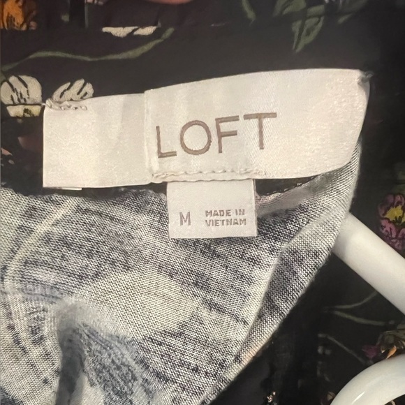 #73 Loft floral top - Picture 9 of 9